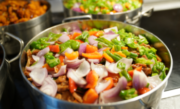 标准化定制 + 安心配送，雅福餐饮 —— 重庆团餐配送领军品牌